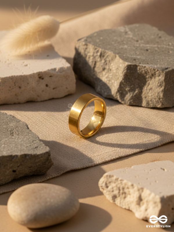 JUST GOLD – SLEEK BAND GOLD RING