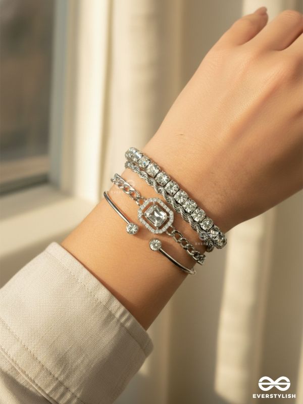 MOONCHAIN EDIT – STONE & METAL BRACELET SET