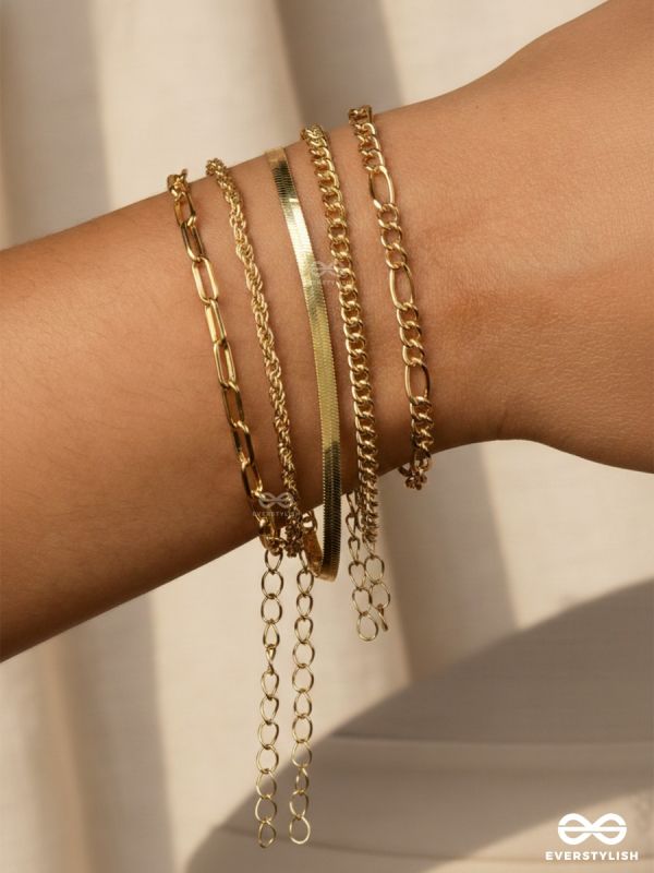 CHAINPLAY – CONTEMPORARY GOLDEN BRACELET SET
