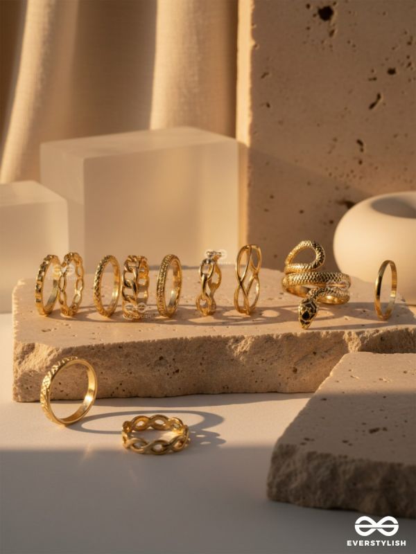 CHAOTIC CURVES – FUNKY GOLD RING SET