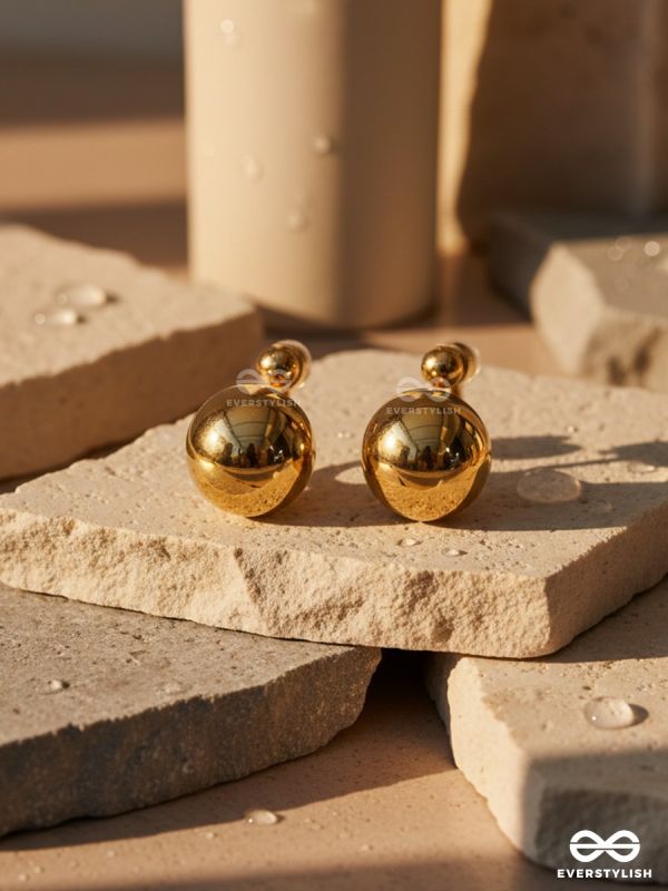 PURE DOT – MINIMAL GOLD STUD EARRINGS