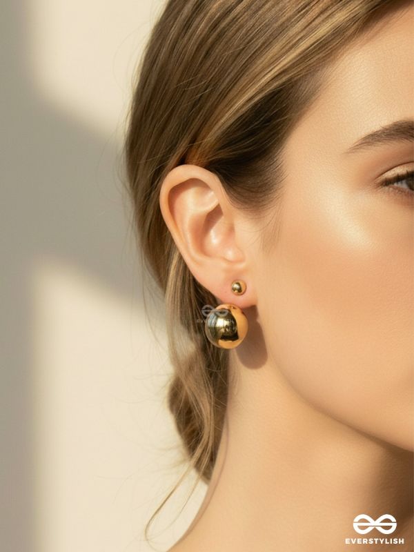 PURE DOT – MINIMAL GOLD STUD EARRINGS