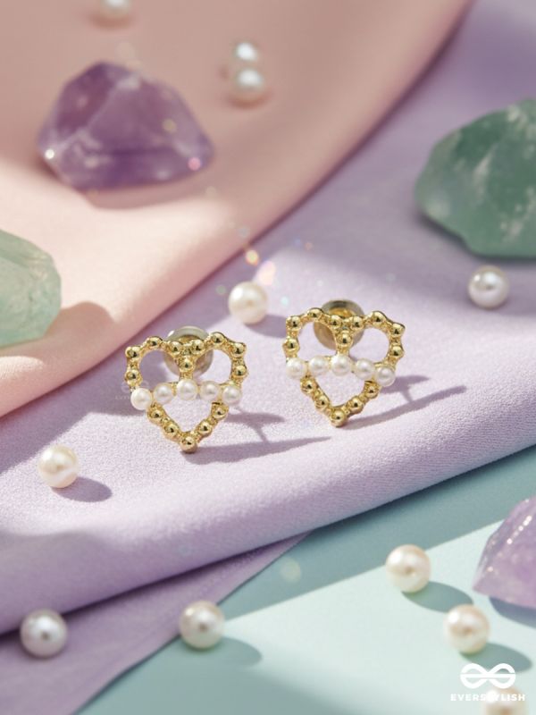 LOVE OUTLINED – BEADED HEART STUDS