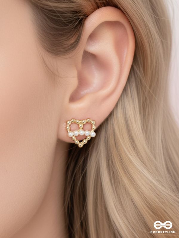 LOVE OUTLINED – BEADED HEART STUDS