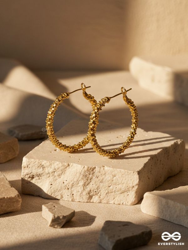 AURORA TWIST – GOLD OVAL EARRINGS