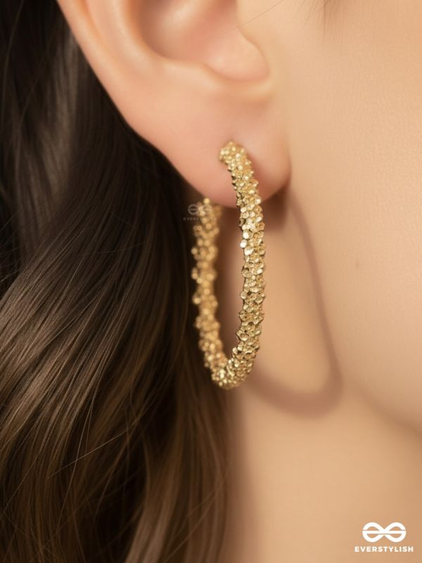 AURORA TWIST – GOLD OVAL EARRINGS