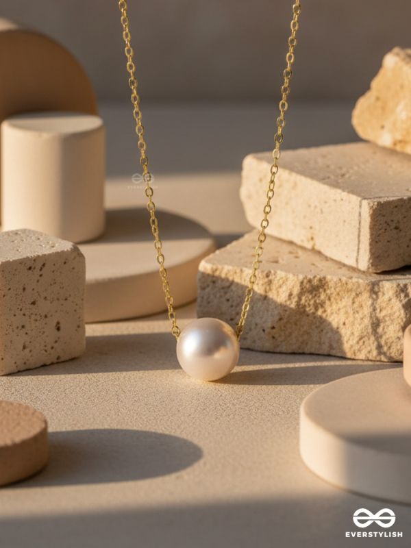 WHISPERING PEARL – ELEGANT GOLD NECKLACE