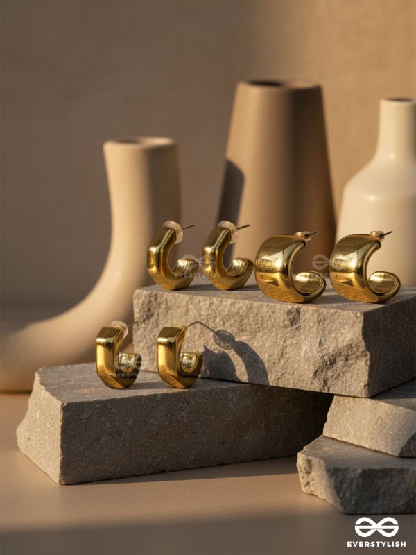 MAIN CHARACTER HOOPS – GLOSSY GOLD EARRINGS SET