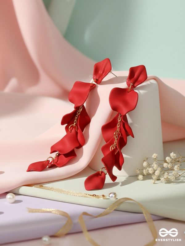 ROSE DRAMA – STATEMENT DROP EARRINGS