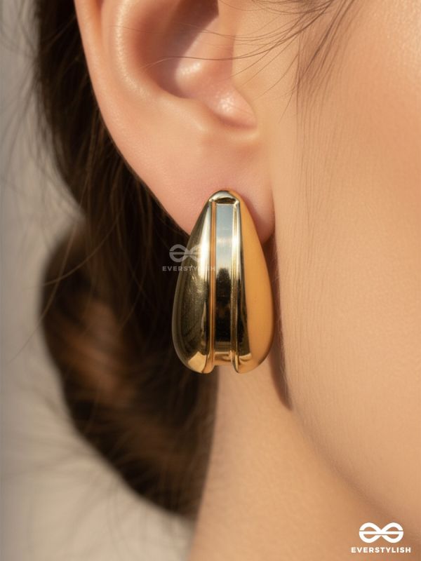 POWER DRIP – SCULPTED STUD EARRINGS