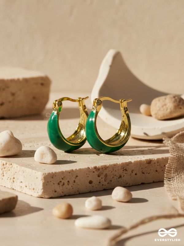 JADE CURVE – GOLD HOOP EARRINGS