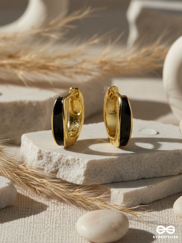 PHANTOM GLOW – CHIC HOOP EARRINGS