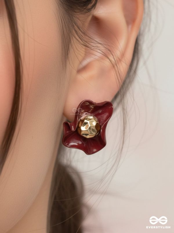 MERLOT MUSE – SCULPTED STUD EARRINGS