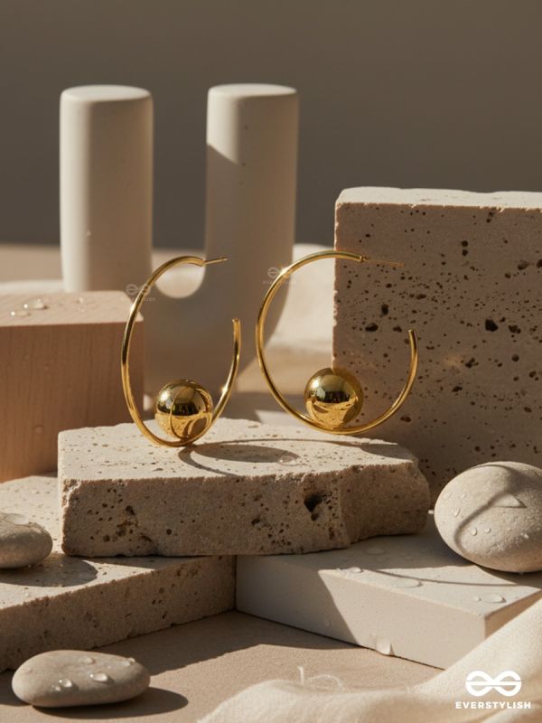 COSMO RING – GOLD STATEMENT HOOPS