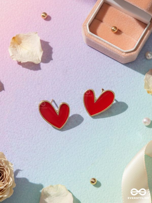 LOVE POP – HEART STUD EARRINGS
