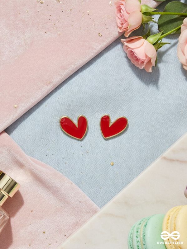 LOVE POP – HEART STUD EARRINGS