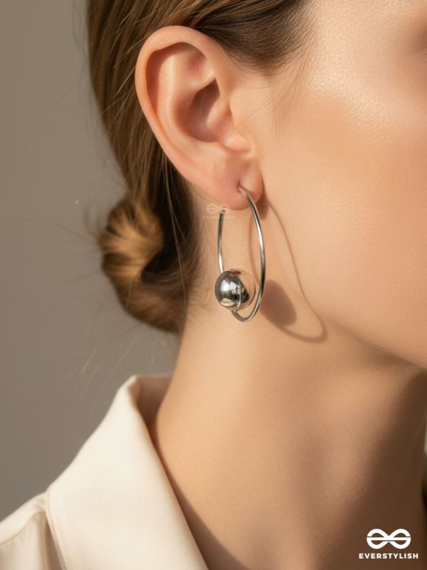 COSMO RING – SILVER STATEMENT HOOPS