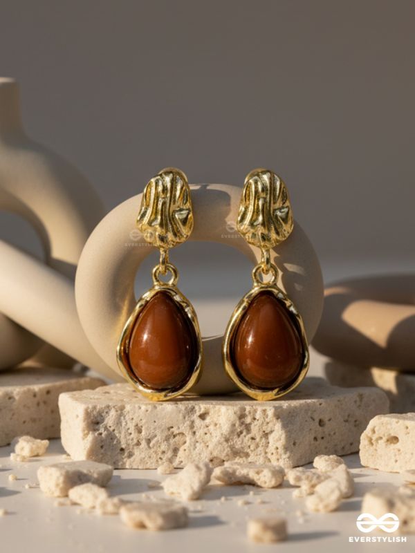 AMBER REIGN – GOLDEN DROP EARRINGS