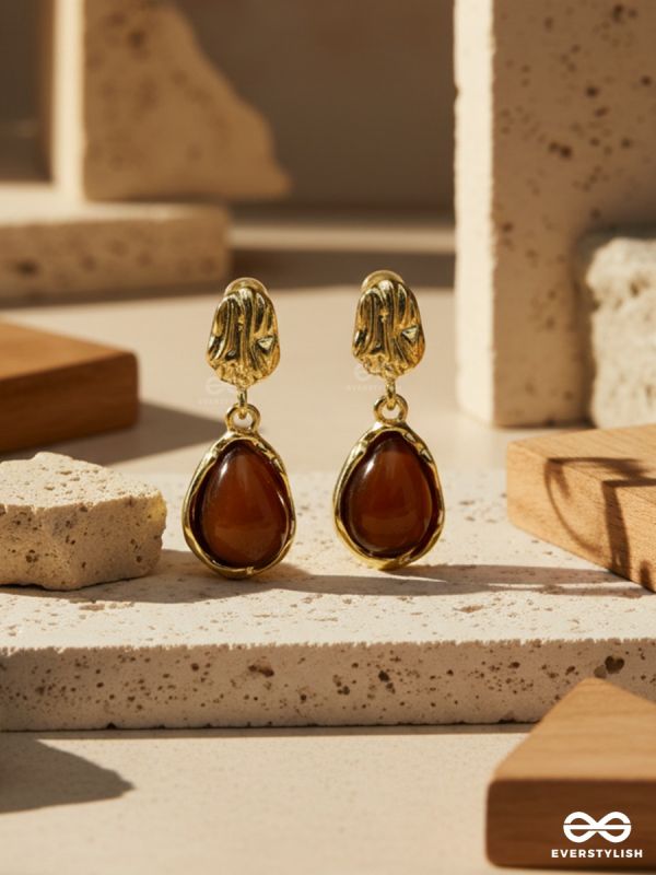 AMBER REIGN – GOLDEN DROP EARRINGS