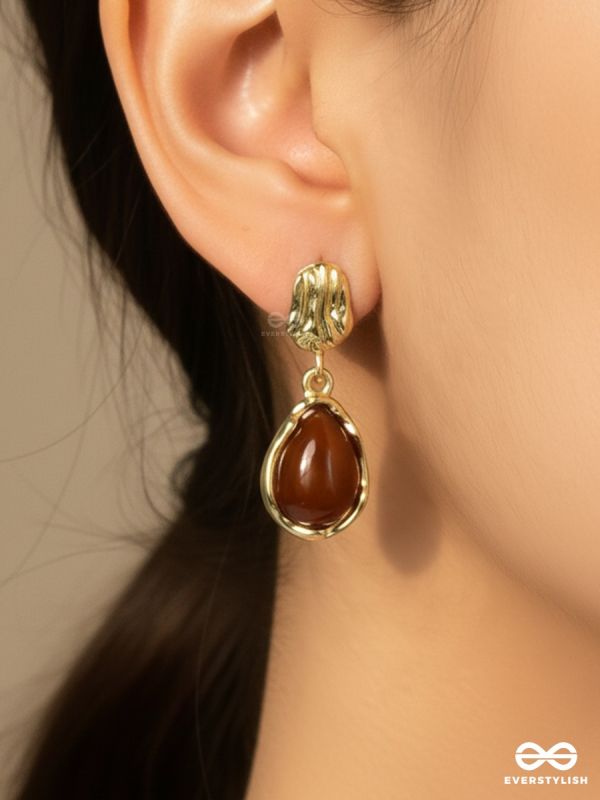 AMBER REIGN – GOLDEN DROP EARRINGS