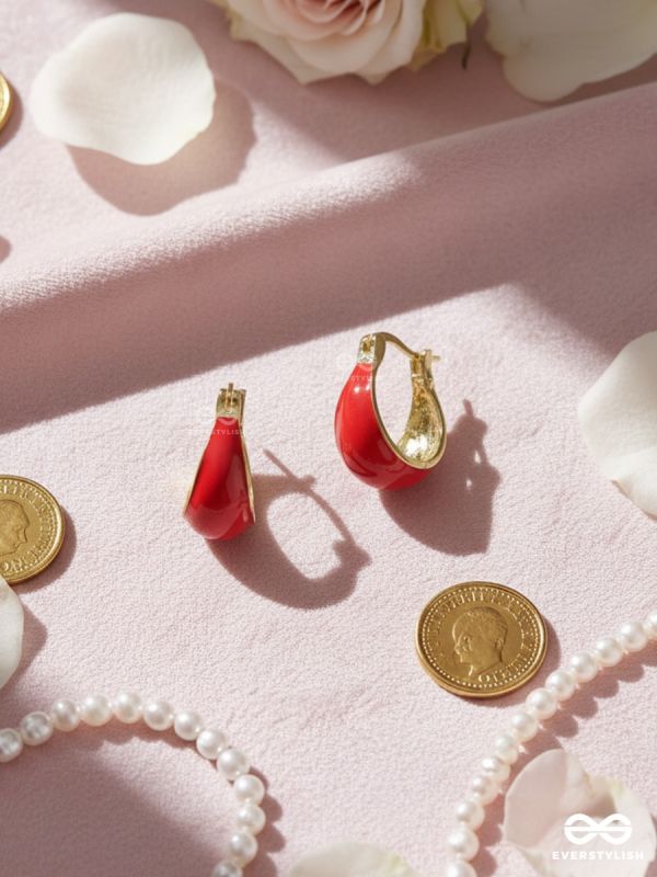 SCARLET SWERVE – GOLDEN HOOP EARRINGS