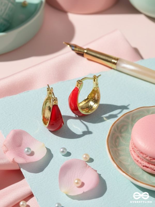 SCARLET SWERVE – GOLDEN HOOP EARRINGS