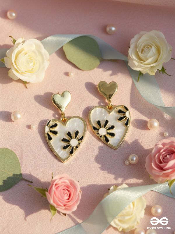 LOVE GARDEN – FLORAL HEART STUDS