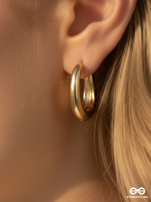 ICON LOOP – GOLDEN HOOP EARRINGS
