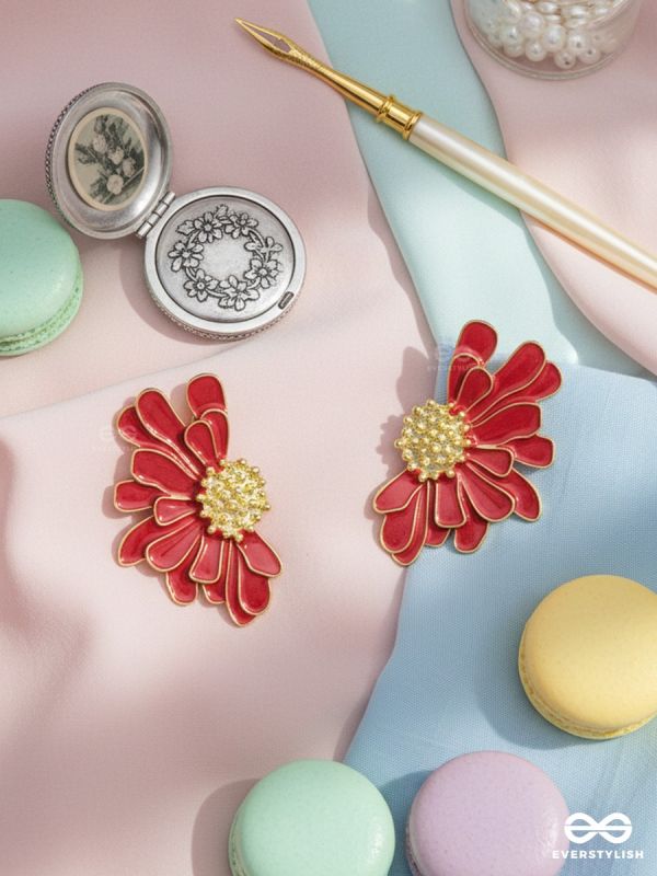 ROUGE GARDENIA – TEXTURED BLOOM STUD EARRINGS