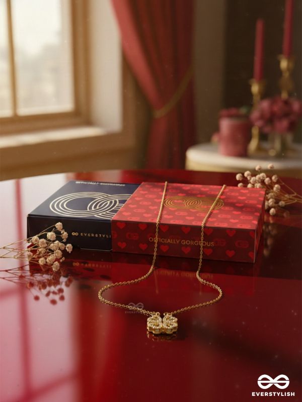 Golden Clover Aura- AUSPICIOUS CLOVER PENDANT