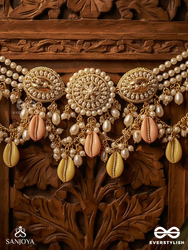HEERLEHRA –  WAVES OF RADIANT GLIMMER – DELICATE NECKLACE WITH SUNBURST MOTIFS, PASTEL DROPS AND PEARL STRANDS