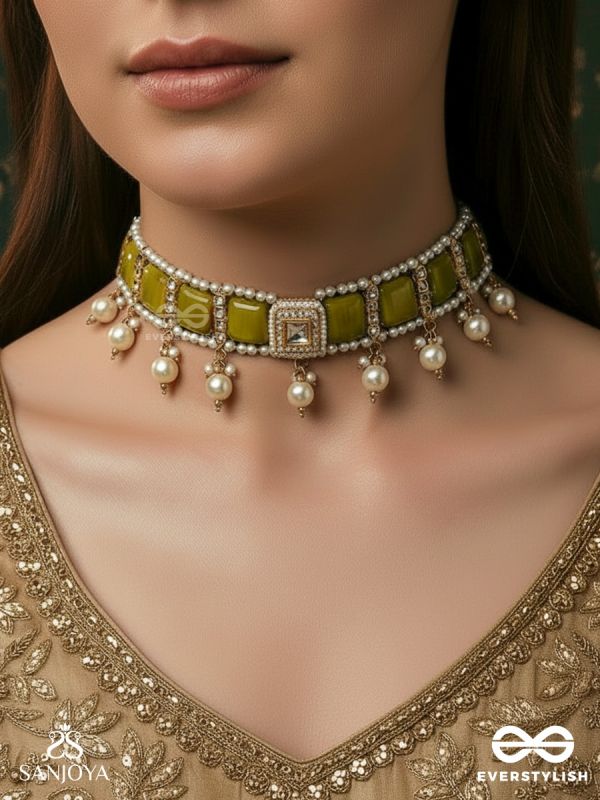 KSHONIKA – EARTH-TONED ORNAMENT – GEOMETRIC GREEN PANEL NECKLACE WITH DELICATE PEARL DROPS