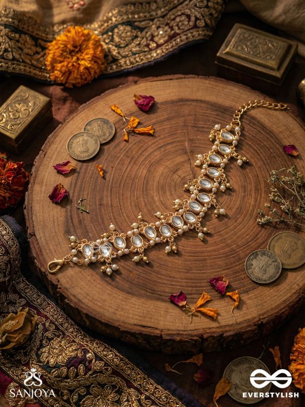 KANAKREKHA – GOLDEN RHYTHM – SYMMETRICAL GEM-LINK BRACELET WITH PEARL CLUSTER EMBELLISHMENTS