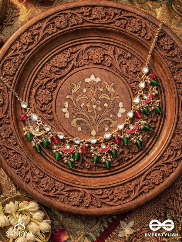 VANAMALA – FOREST GARLAND – SCALLOPED NECKLACE WITH RUBY-TONED ARCS, EMERALD DROPS AND PEARL HIGHLIGHTS