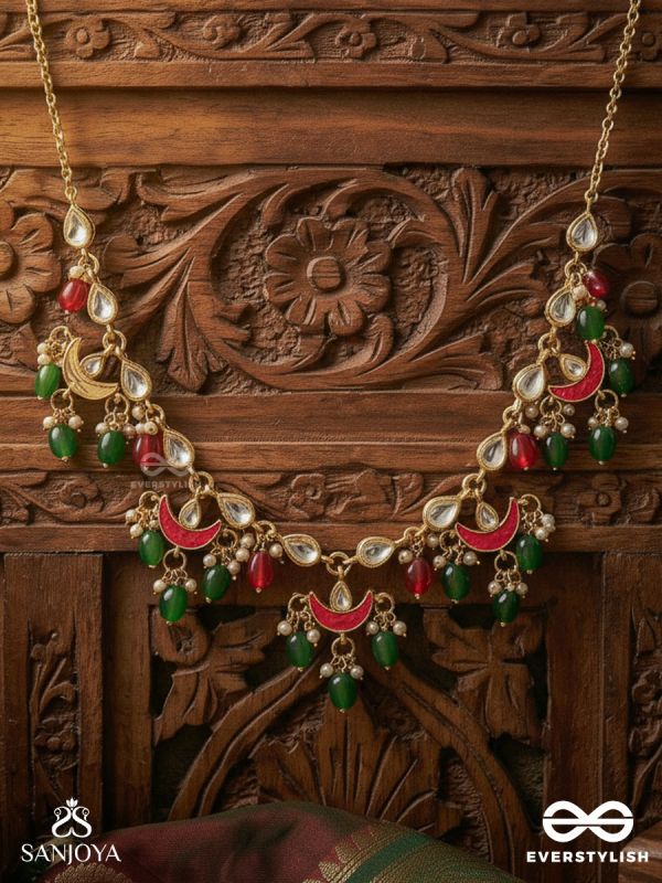 VANAMALA – FOREST GARLAND – SCALLOPED NECKLACE WITH RUBY-TONED ARCS, EMERALD DROPS AND PEARL HIGHLIGHTS