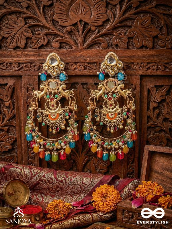 CHITRANIDHI – TREASURY OF ART – GRAND TIERED KASHMIRI EARRINGS WITH POLKI TOP, ORNATE ARCH DETAILS AND MULTI-GEM CASCADE