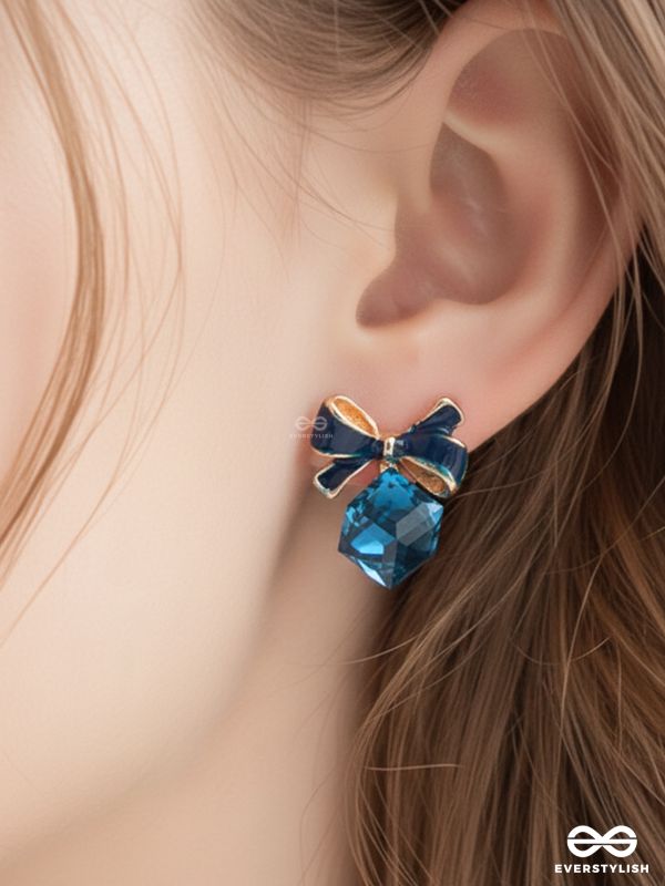 A Pinch of Cuteness - Little cubic bow Earrings 
