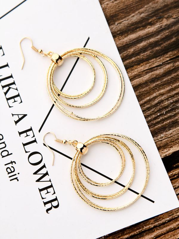 The Shimmery Circles - Golden Elegant Earrings