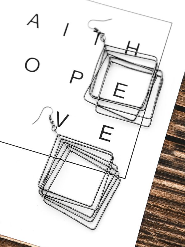The Shimmery Squares - Dark Grey Elegant Earrings