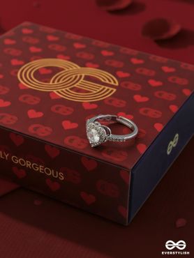 OFFICIALLY GORGEOUS - AMOUR VOW – STATEMENT HEART SPARKLE RING