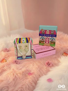 PEARL GARDEN – IVORY FLORAL EARRINGS & NECKLACE JEWELLERY SET