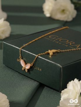 WINGED TRACE – STAINLESS STEEL 18K GOLD PLATED ANTI-TARNISH MINIMAL BUTTERFLY PENDANT NECKLACE