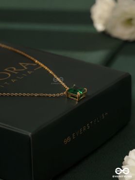 FOREST SIGNET – STAINLESS STEEL 18K GOLD PLATED ANTI-TARNISH GREEN STONE PENDANT NECKLACE