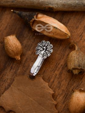 The Fanning Peacock - Oxidised Non-pierced Nosering