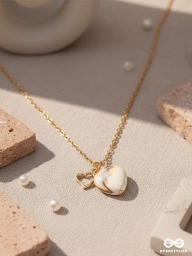 The Beach Romance- Golden Embellished Necklace With Anti-Tarnish Coating