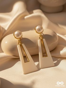 A SASS A DAY - WHITE & GOLDEN DROP EARRINGS 
