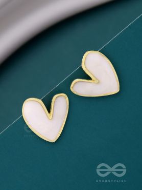 LOVEBEATIN HEARTS - CUTE ENAMELLED STUDS (WHITE)