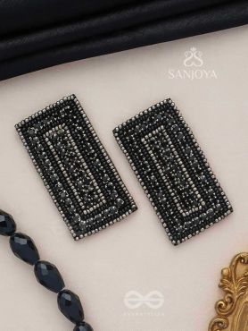 KSHAPA - NIGHT OF POETS - BEADS EMBROIDERED EARRINGS