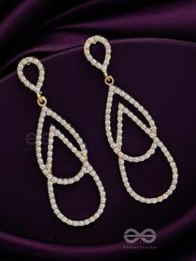 DROP IT LIKE IT'S HOT - STATEMENT GOLDEN EARRINGS