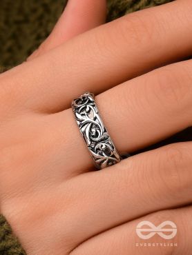 SHADOW SPELLS- STATEMENT SILVER RING (ADJUSTABLE)